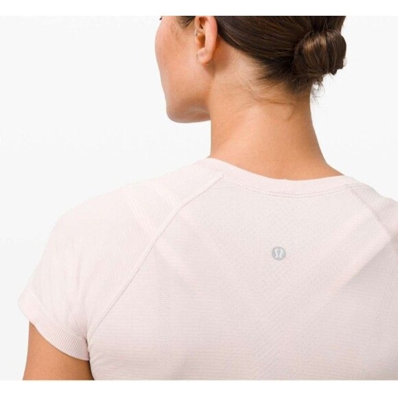 Lululemon Swiftly Tech Short Sleeve Shirt 2.0 Size 6 Pale Pink Light Nude Runnin - Picture 3 of 7